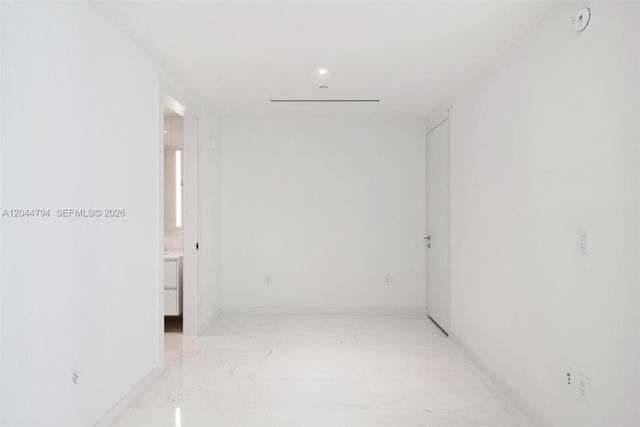 300 Biscayne Blvd Way 3805W, Miami, FL 33131