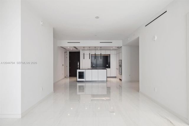 300 Biscayne Blvd Way 3805W, Miami, FL 33131