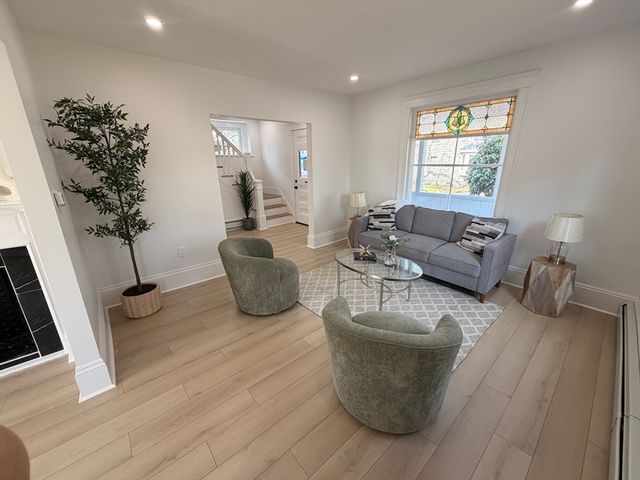 4 Granite Rd, Saugus, MA 01906