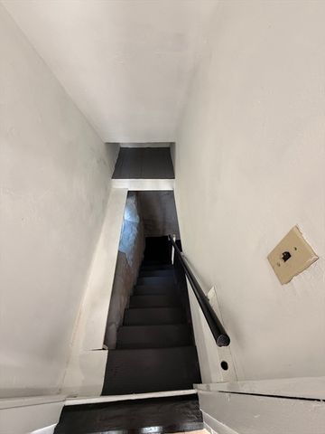 4 Granite Rd, Saugus, MA 01906