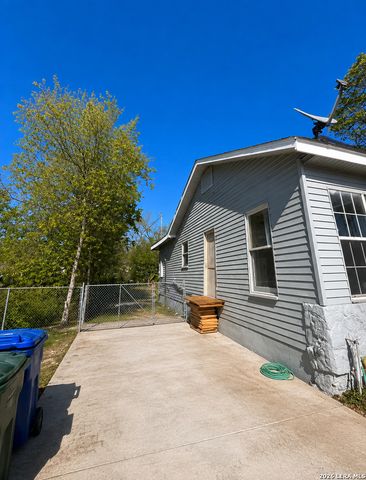 427 CRAVENS AVE, San Antonio, TX 78223