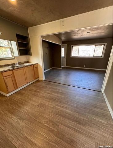 427 CRAVENS AVE, San Antonio, TX 78223