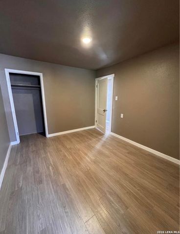 427 CRAVENS AVE, San Antonio, TX 78223