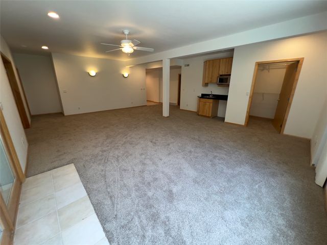1102 S 12th Avenue W, Newton, IA 50208