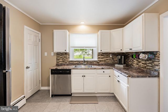 925 LOWER LANDING RD, Blackwood, NJ 08012