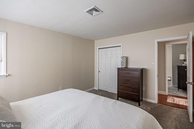 925 LOWER LANDING RD, Blackwood, NJ 08012
