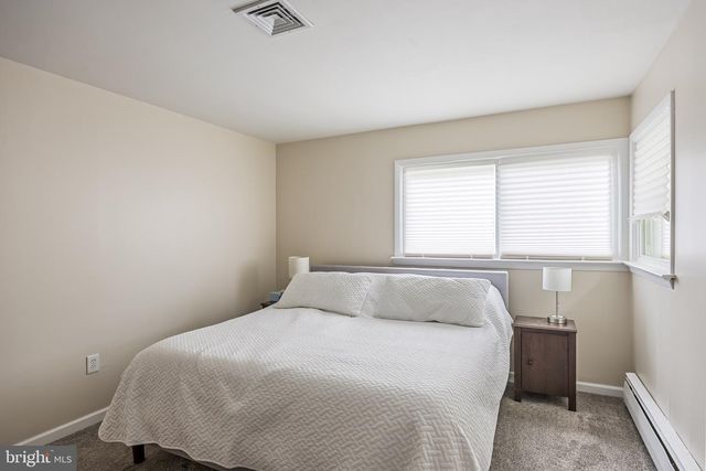 925 LOWER LANDING RD, Blackwood, NJ 08012