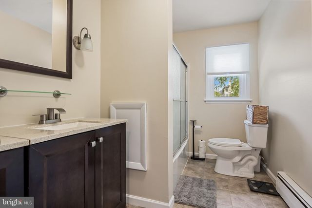925 LOWER LANDING RD, Blackwood, NJ 08012