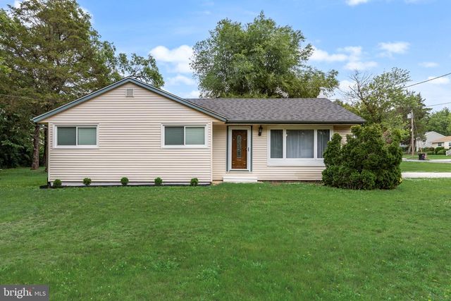 925 LOWER LANDING RD, Blackwood, NJ 08012