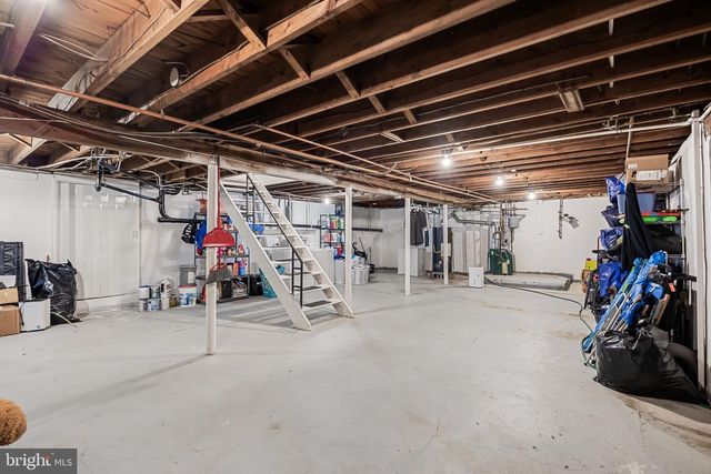 925 LOWER LANDING RD, Blackwood, NJ 08012