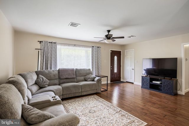 925 LOWER LANDING RD, Blackwood, NJ 08012