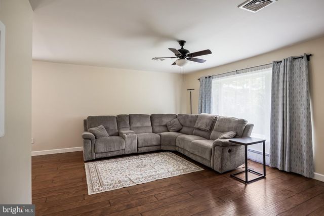 925 LOWER LANDING RD, Blackwood, NJ 08012