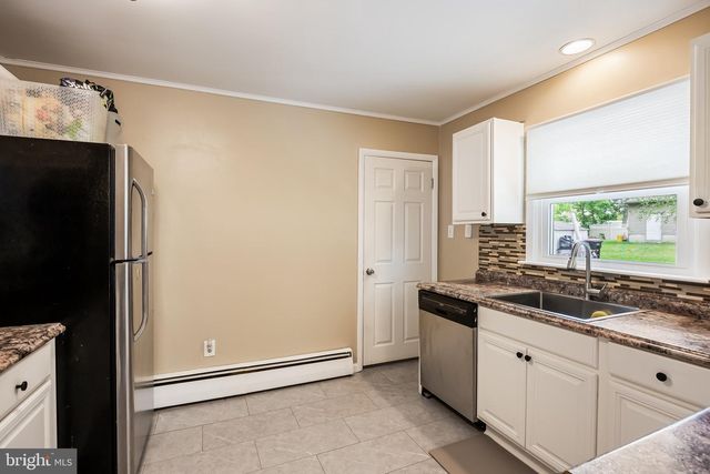 925 LOWER LANDING RD, Blackwood, NJ 08012