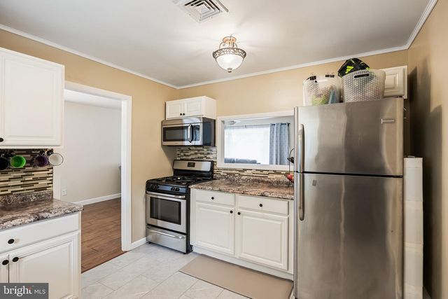 925 LOWER LANDING RD, Blackwood, NJ 08012