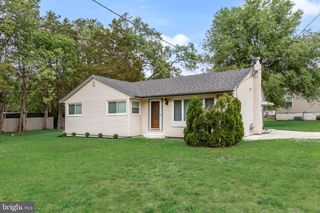 925 LOWER LANDING RD, Blackwood, NJ 08012