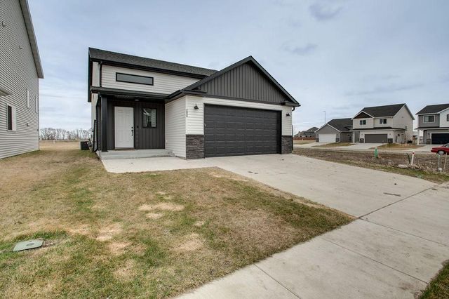7052 Benji Lane, Horace, ND 58047
