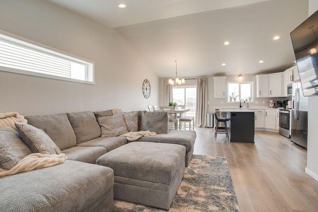 7052 Benji Lane, Horace, ND 58047