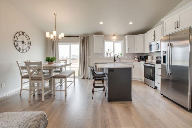 7052 Benji Lane, Horace, ND 58047