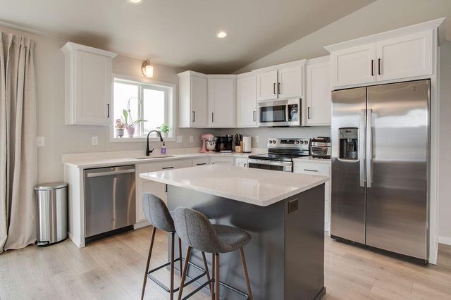 7052 Benji Lane, Horace, ND 58047