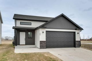 7052 Benji Lane, Horace, ND 58047