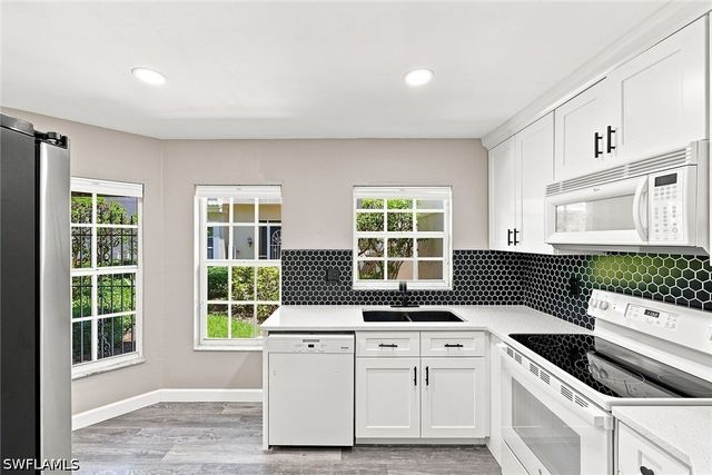 28080 Cavendish CT 2006, Bonita Springs, FL 34135