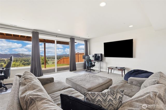 10105 174th Avenue E, Bonney Lake, WA 98391