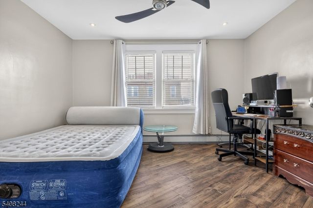 19 Victor St, Lodi Boro, NJ 07644