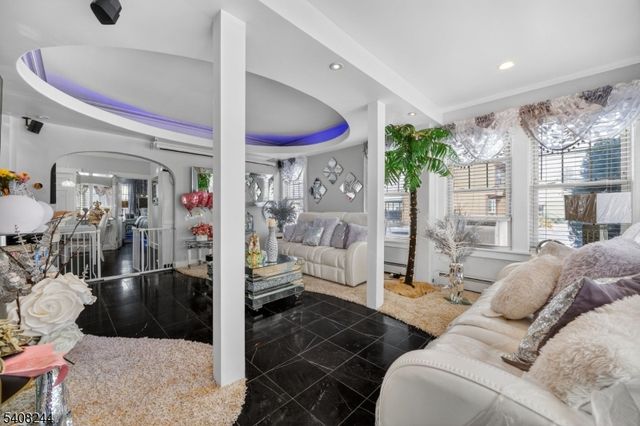 19 Victor St, Lodi Boro, NJ 07644