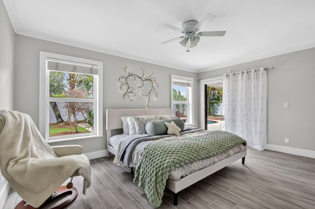 8444 Linden Way, Greenacres, FL 33467