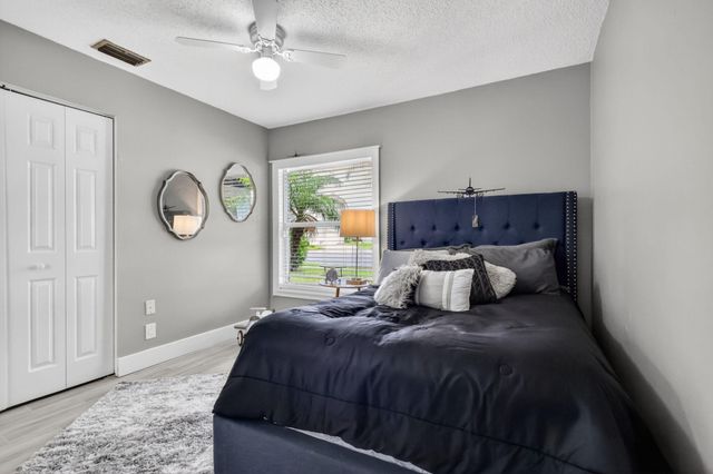 8444 Linden Way, Greenacres, FL 33467