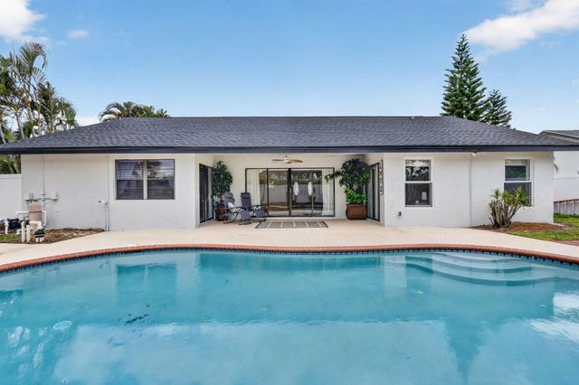 8444 Linden Way, Greenacres, FL 33467