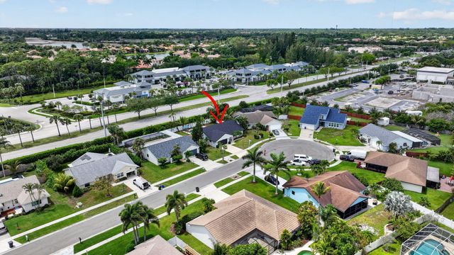8444 Linden Way, Greenacres, FL 33467