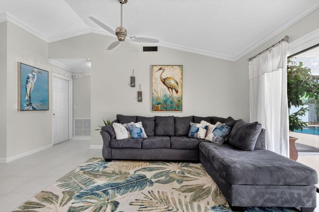 8444 Linden Way, Greenacres, FL 33467