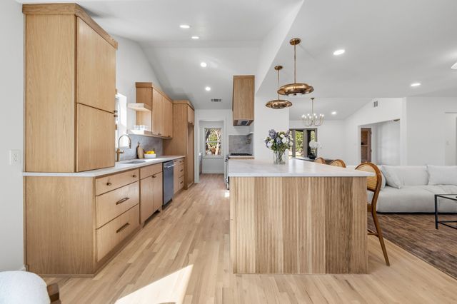 10930 Ridgemeadow Drive, Dallas, TX 75218