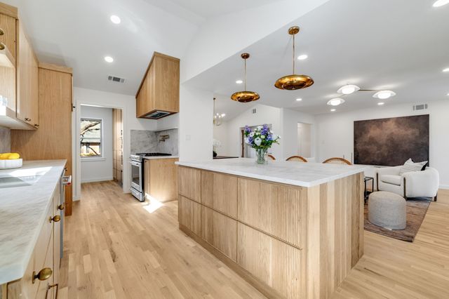 10930 Ridgemeadow Drive, Dallas, TX 75218