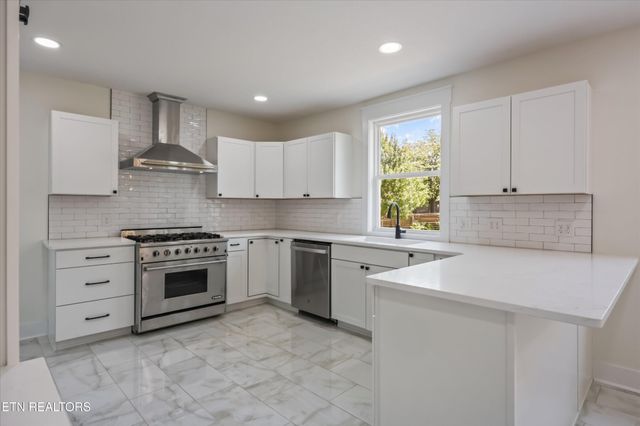 3352 Bellevue St, Knoxville, TN 37917