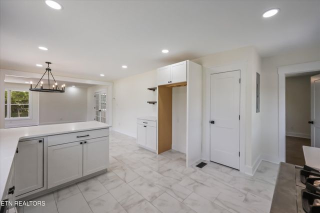 3352 Bellevue St, Knoxville, TN 37917
