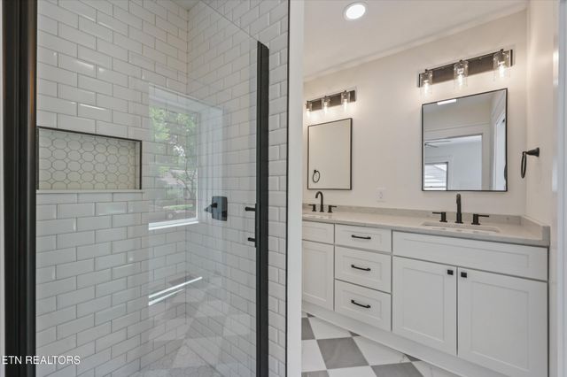 3352 Bellevue St, Knoxville, TN 37917