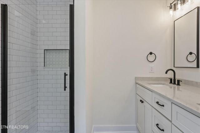 3352 Bellevue St, Knoxville, TN 37917