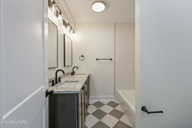 3352 Bellevue St, Knoxville, TN 37917