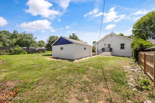 3352 Bellevue St, Knoxville, TN 37917