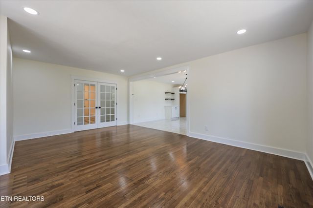 3352 Bellevue St, Knoxville, TN 37917