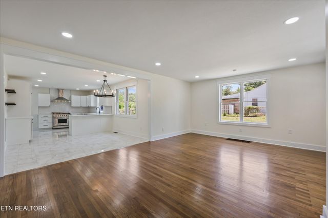 3352 Bellevue St, Knoxville, TN 37917