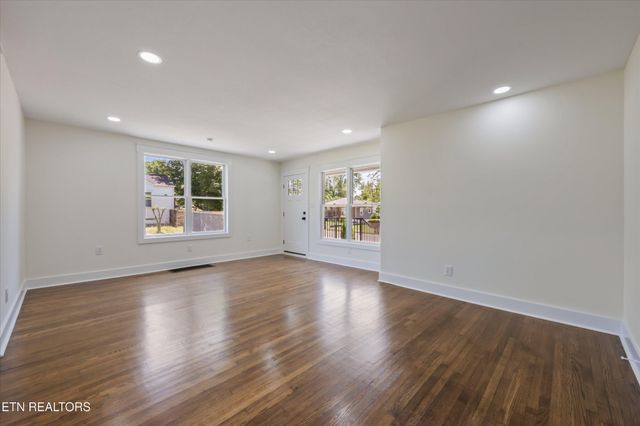 3352 Bellevue St, Knoxville, TN 37917