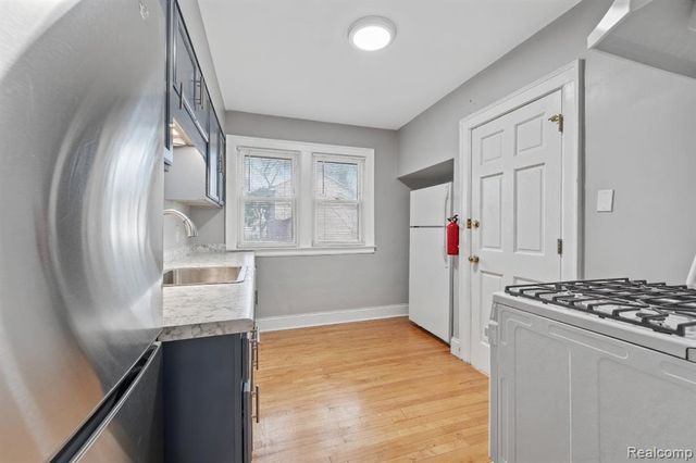 1524 Cicotte Avenue, Lincoln Park, MI 48146