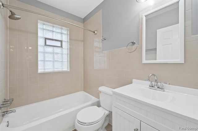 1524 Cicotte Avenue, Lincoln Park, MI 48146