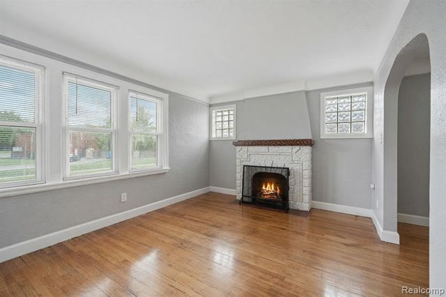 1524 Cicotte Avenue, Lincoln Park, MI 48146