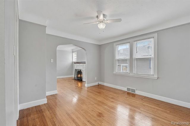 1524 Cicotte Avenue, Lincoln Park, MI 48146