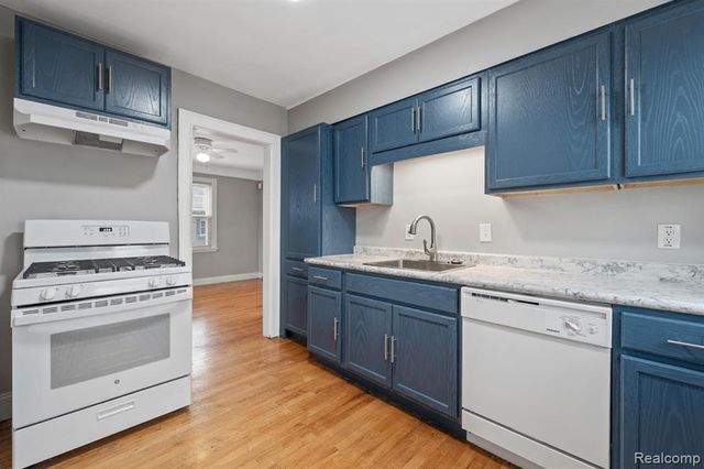 1524 Cicotte Avenue, Lincoln Park, MI 48146