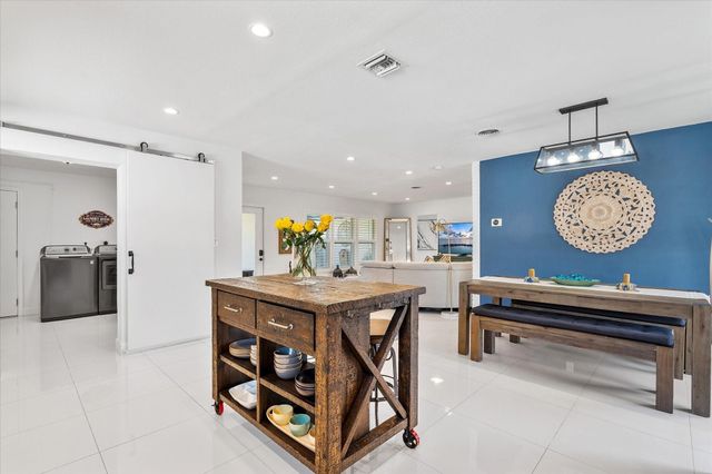 4421 NE 16th Avenue, Oakland Park, FL 33334